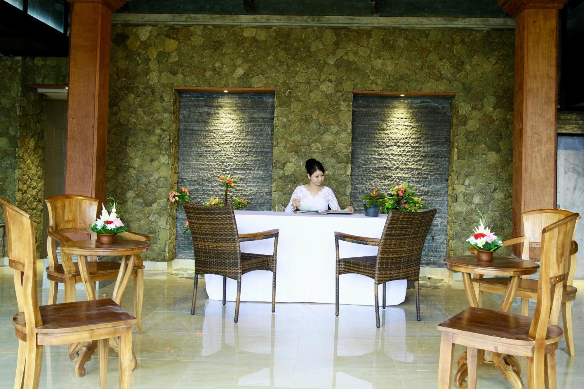 Puri Karang Besakih Hotell Menanga Exteriör bild