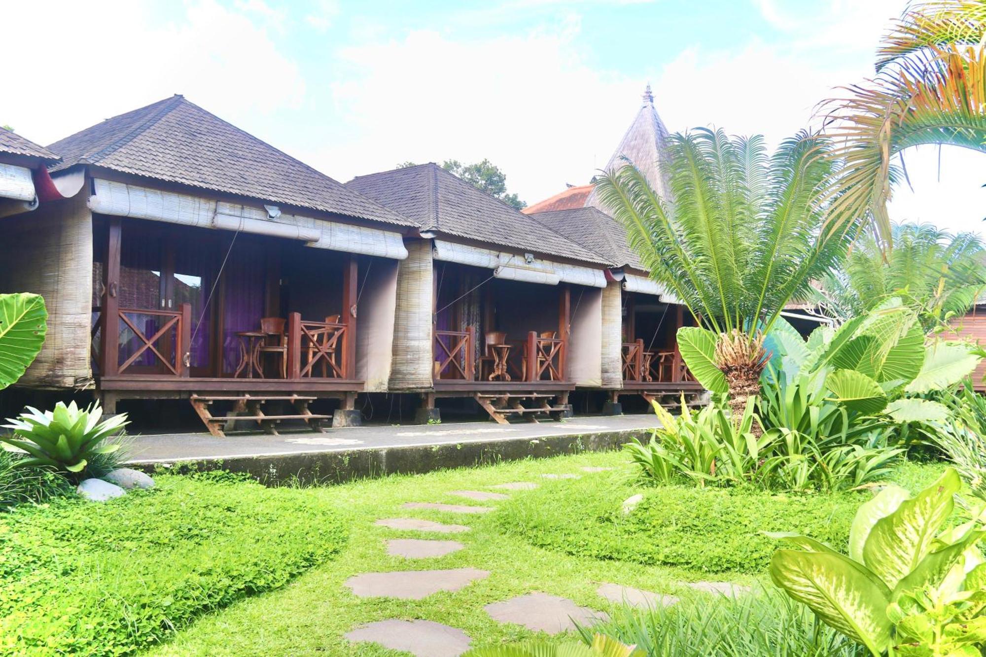 Puri Karang Besakih Hotell Menanga Exteriör bild