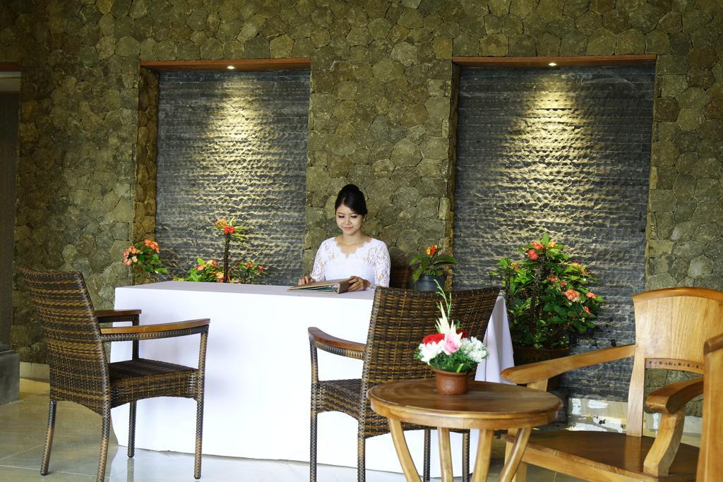 Puri Karang Besakih Hotell Menanga Exteriör bild